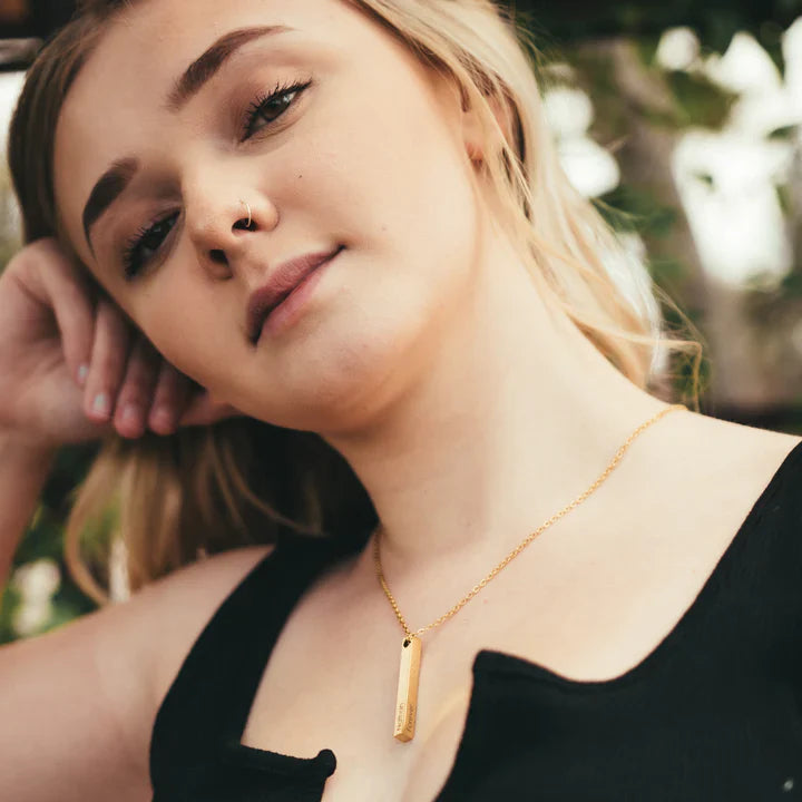 3D Engraved Bar Necklace - Personalized Elegance